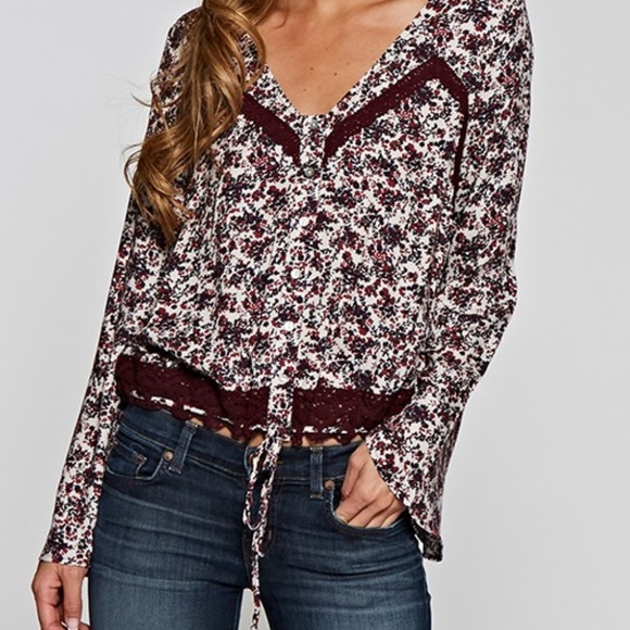 Boho Bell Sleeves and Lace Detail Top - Picture 4 of 5